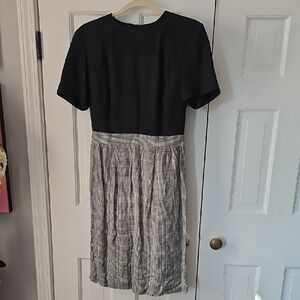 Elegant Black and Gray Midi Dress